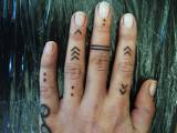 tetovani na prstu